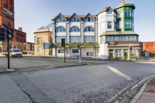 Flatzy - Spacious Flat 5 mins to Liverpool Centre - Birkenhead - 1