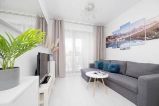 Burakowska 16 Apartament z Balkonem i Parkingiem Warszawska Wola by Noclegi Renters - 9