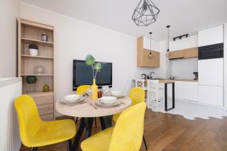 Przytulny Apartament na Wrocławskiej z Parkingiem w Krakowie by Noclegi Renters - 1