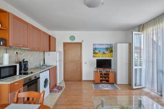 Charming 1-Bedroom Apartment in Ravda by Flat Mаnаger - Nesebar - 5