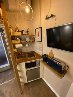 Mini estudio de 8 m2 en el corazón de Malasaña de MembrilloSuites - Madrid - 9