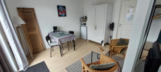 CHAMBRE AVEC SUITE DE 26 M2 - Saint-Planchers - 3