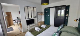 CHAMBRE AVEC SUITE DE 26 M2 - Saint-Planchers - 4