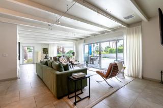 Villa Annika - Beautiful Villa with Large Pool and Spa - Palm Springs - 1