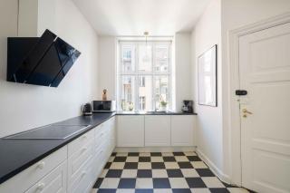 Lovely 3BR Manor Apartment 5 min from Tivoli Gardens - 7
