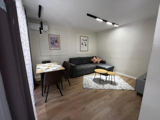 Charming Comfort Apartment - Tirana - 3
