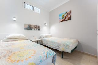 Stunning marina view apartment - 2