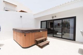 Villa Canaria Modern 3 Bedroom Villa Jaccuzi - Playa de Fañabé - 0