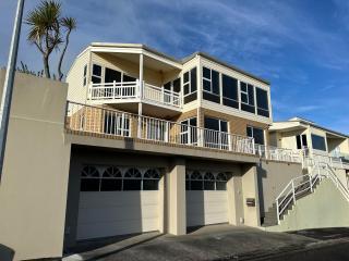 Hamblyn Heights Stunning Seaviews in New Plymouth - New Plymouth - 8