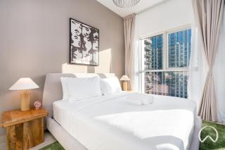 Oraya - Stylish 2BR in Socio Tower 2 With Pool View - Dubai - 8