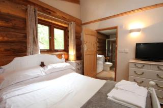 Log Cabin, Easter Hall Park - 4