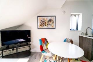 3 Bedroom Flat, Walking Distance to City Centre & Amazing Food at your door step - 2