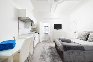 BRIGHT STUDIO ON GOLDERS GREEN ROAD - 7