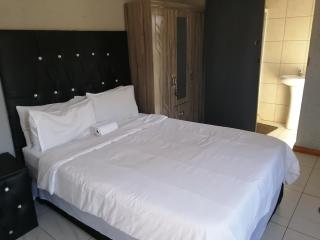 Royal guest house - eMalahleni - 1