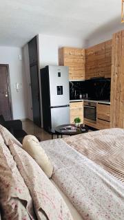 Black Flox AparTment - Drama - 9