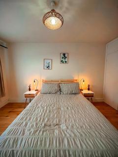 Bright & Spacious Split Level Flat in Kennington - 1