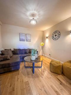 Bright & Spacious Split Level Flat in Kennington - Londra - 0