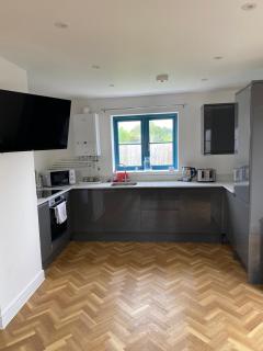 4 bedroom bungalow in Frampton - Bristol - 0