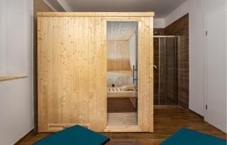 Lovely Home In Zlobin With Sauna - Zlobin - 2