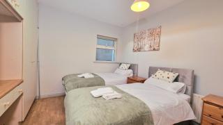 4 Bedroom Townhouse - Galway - 4