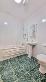 3 Bedroom City Centre Property - 4