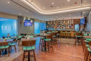 Premier Inn Abu Dhabi Airport Business Park - 2