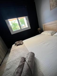 Joannas Airport Luxury Rooms - Artemida - 4