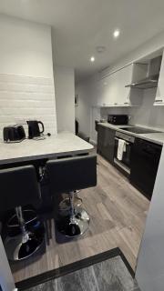 Central & Stylish, Two Bed, Two Bath - Galway - 1