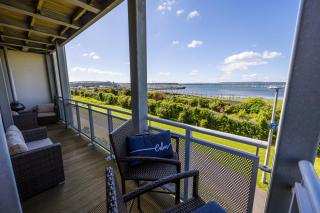 Isle View - Large Corner Balcony with Harbour Views - Poole - 1