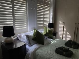 Luxury 2-Bed Flat with Garden in Hampstead Mansion - 5