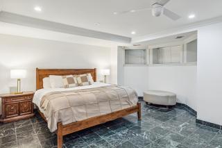 Gold Coast Villa next to Oak Street Beach - Chicago - 7