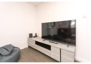 Hollywater Cheerful 3 bedroom home in Close with Pizza Oven - 5
