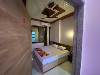 Shree Hanuman Hotel - 0