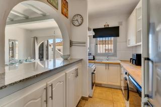 Casa Finnia by Aldertons - Benitachell - 4