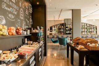 Motel One Barcelona-Ciutadella - 2