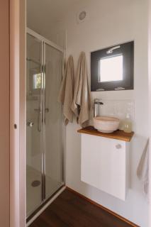 The Piggery - luxe hut retreat - 4
