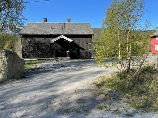 Naturskjønt og sentralt, flott beliggende stor hytte - Fausko - 8