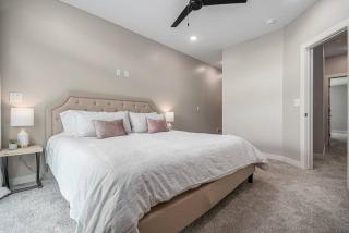 Midtown Luxury - 2 Master Suites - Near UNMC - Omaha - 3