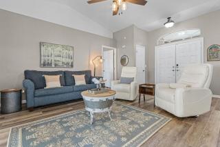 Outdoor Oasis, Heated Pool, Firepit, Bicycles, Pet-Friendly - Chateau Relaxo - Roelens - 2