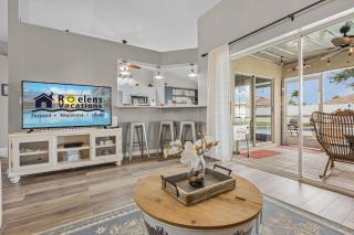 Outdoor Oasis, Heated Pool, Firepit, Bicycles, Pet-Friendly - Chateau Relaxo - Roelens - 1