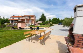 1 Bedroom Lovely Apartment In Malinska - 4