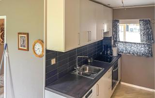 Gorgeous Apartment In Eresfjord - Nauste - 7