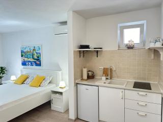 Guest House Kovacevic - Hvar - 1
