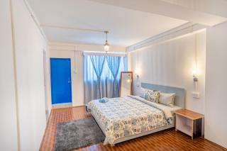 Monratino The snow roost- 10 mins walking distance from mall road- Attached balcony with Kanchenjunga Mountain View-Kitchen available - Darjeeling - 8