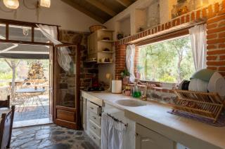 Seaview Two Bedroom Villa in Yera Bay, Lesvos - 5