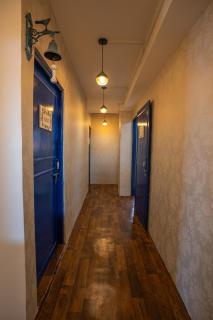 Monratino The snow roost- 10 mins walking distance from mall road- Attached balcony with Kanchenjunga Mountain View-Kitchen available - 2