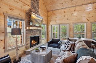 A Pine Choice is a Newly Built 2 Bedroom Luxury Cabin Minutes from Gatlinburg and Pigeon Forge! - Sevierville - 5