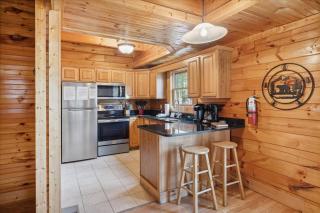 Experience the Allure of Almost Paradise Where Bliss Awaits - Gatlinburg - 3