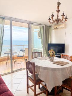 Lungomare Beachfront Apartments - Durazzo - 0