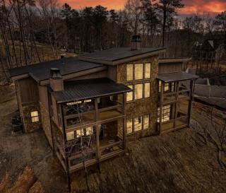 Rainbow Ridge A Luxurious 4 bed cabin private pool hot tub game room theater - 0